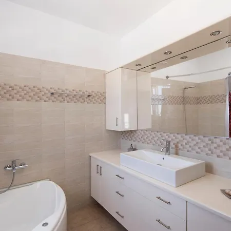 Ormos Naoussa's アパート ナウサ