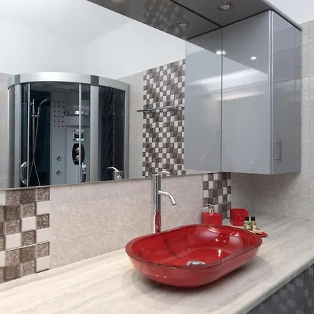 Ormos Naoussa's * Naousa (Paros)