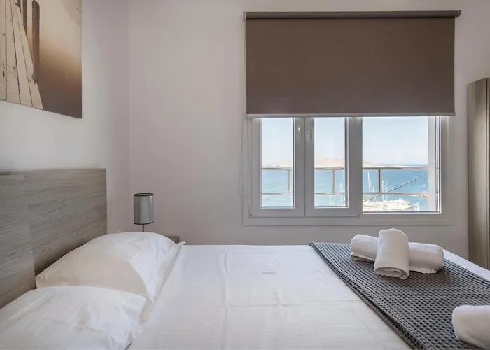 Ormos Naoussa's Naousa (Paros)