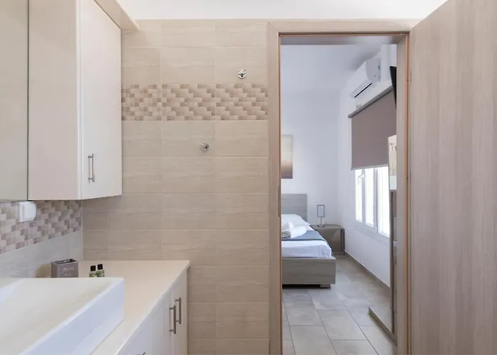 Ormos Naoussa's Apartman